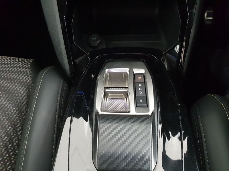 More views of Peugeot 2008