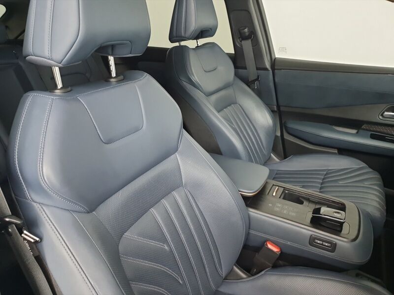 More views of Nissan Ariya
