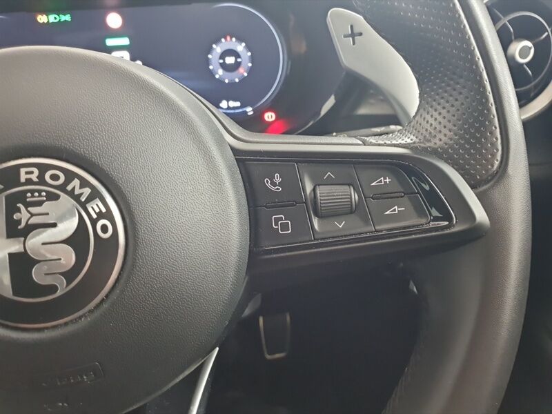 More views of Alfa Romeo Tonale