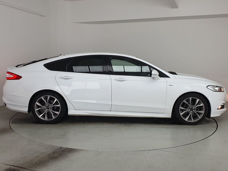 More views of Ford Mondeo