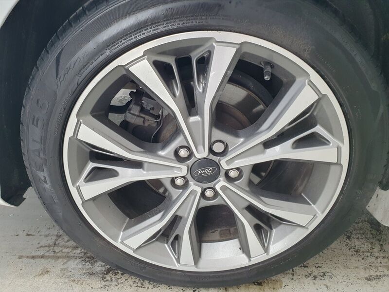 More views of Ford Mondeo