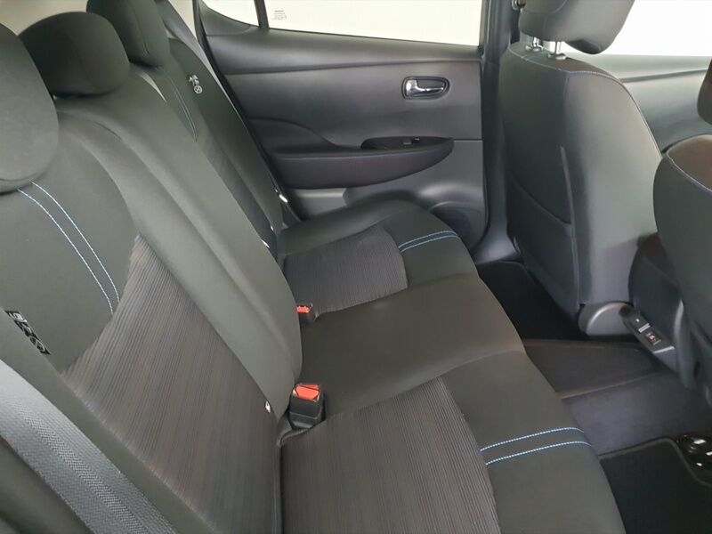 More views of Nissan Leaf