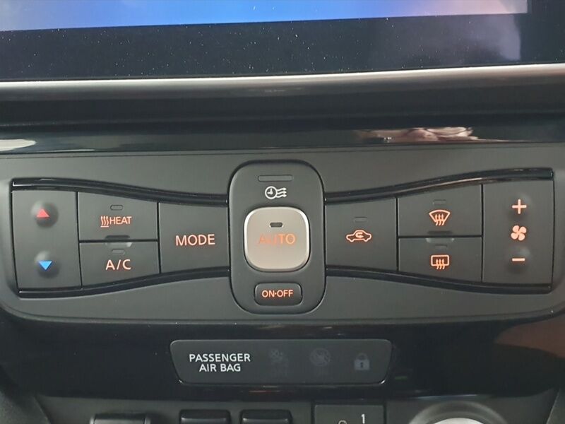 More views of Nissan Leaf