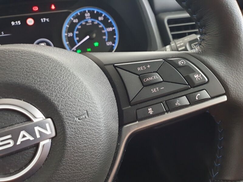 More views of Nissan Leaf
