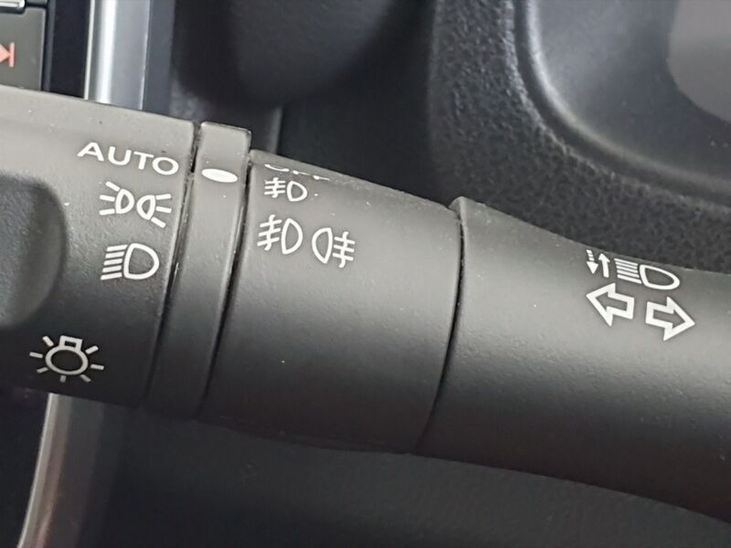 More views of Nissan Leaf