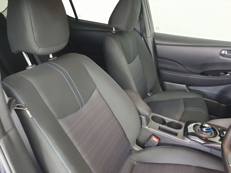 More views of Nissan Leaf