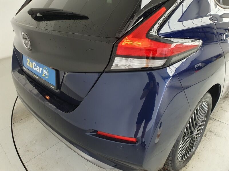 More views of Nissan Leaf