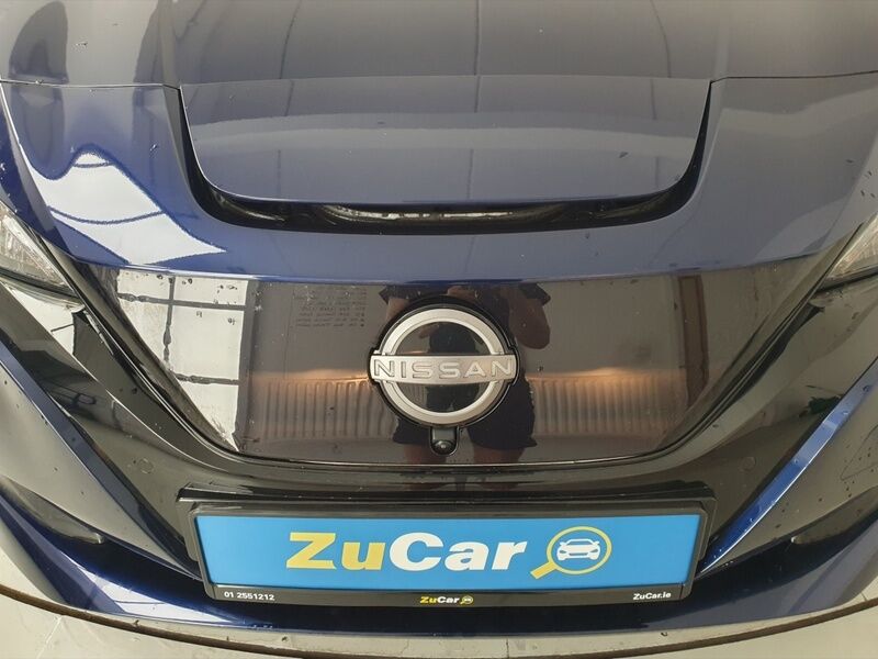 More views of Nissan Leaf