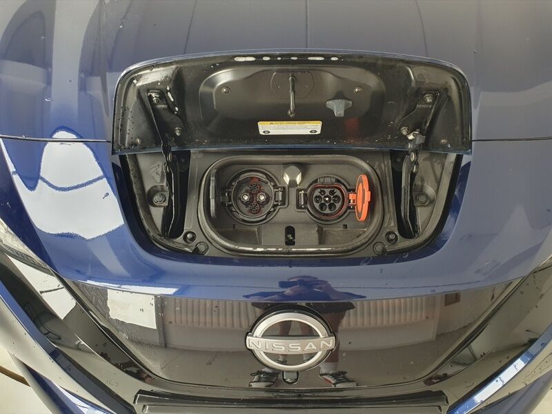 More views of Nissan Leaf