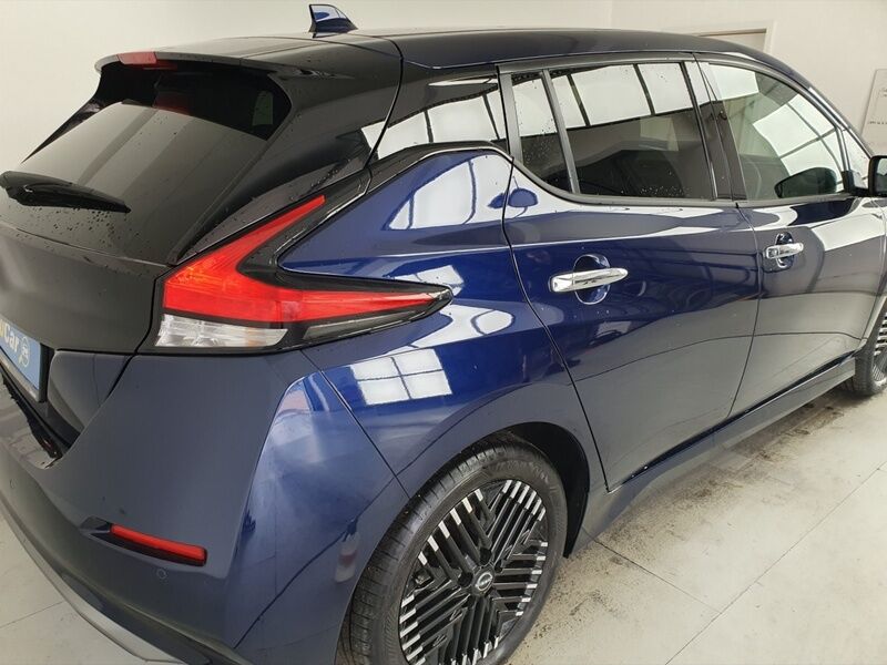 More views of Nissan Leaf
