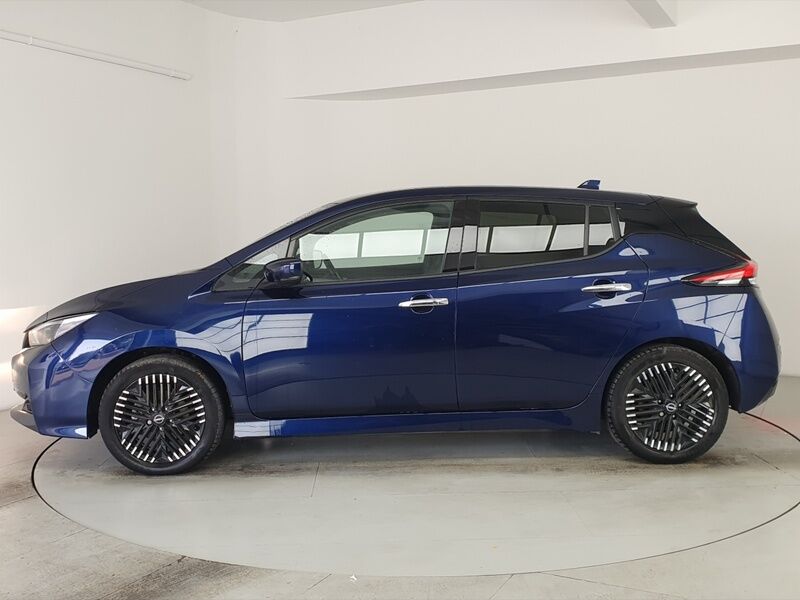 More views of Nissan Leaf
