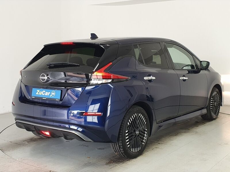 More views of Nissan Leaf