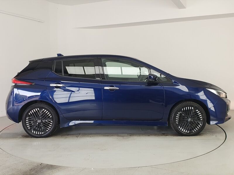 More views of Nissan Leaf