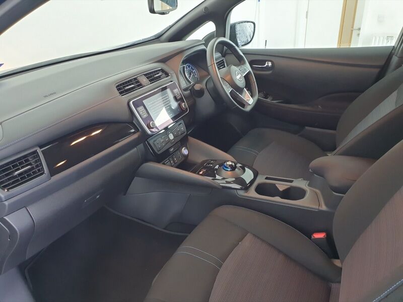 More views of Nissan Leaf