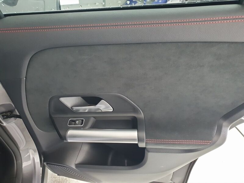 More views of Mercedes-Benz EQA