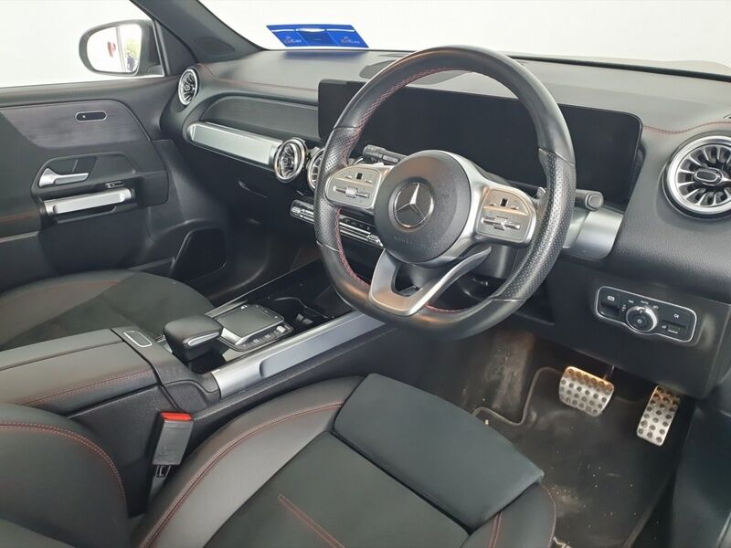 More views of Mercedes-Benz EQB