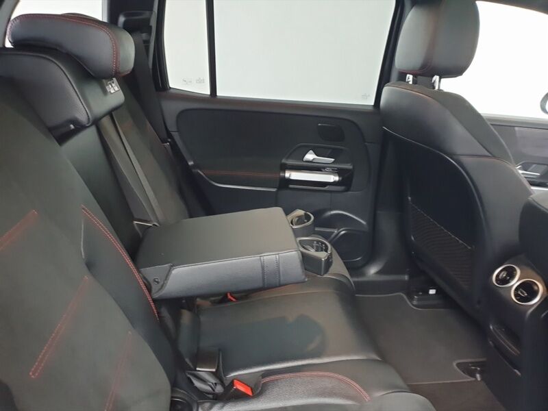 More views of Mercedes-Benz EQB