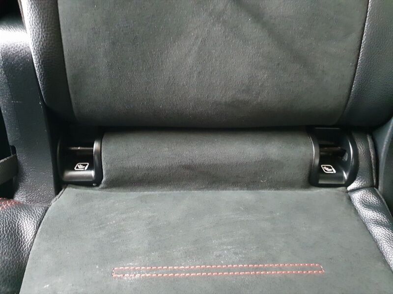 More views of Mercedes-Benz EQB