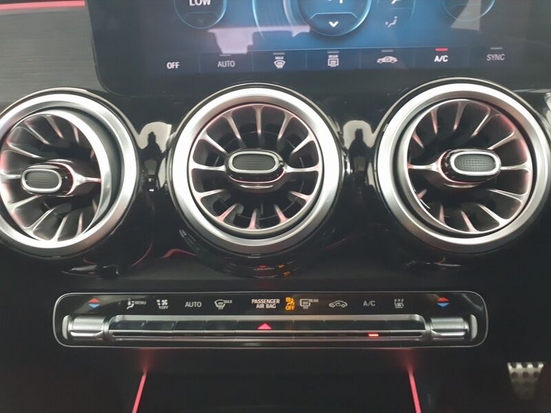 More views of Mercedes-Benz EQB