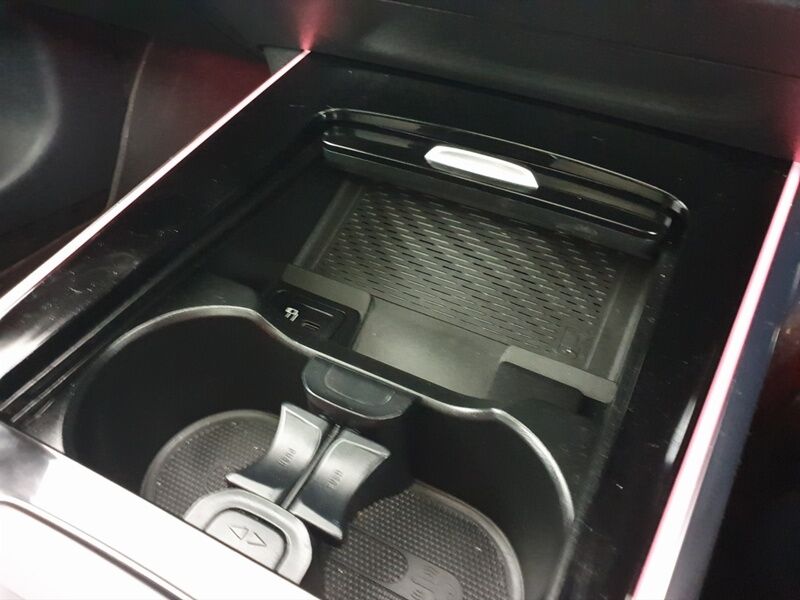 More views of Mercedes-Benz EQB