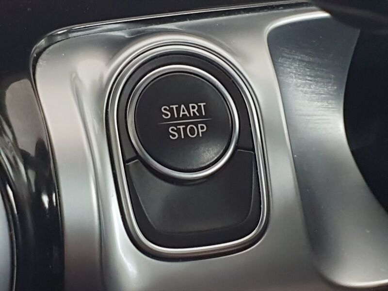 More views of Mercedes-Benz EQB