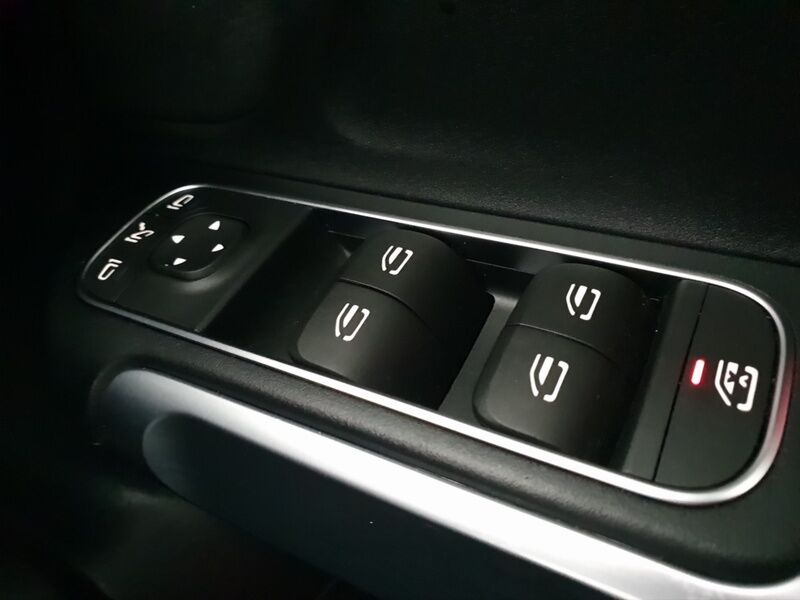 More views of Mercedes-Benz EQB