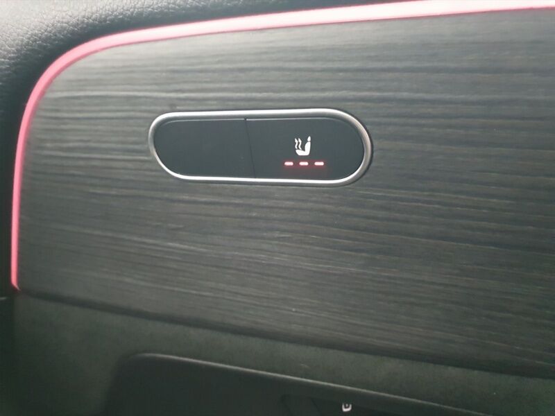 More views of Mercedes-Benz EQB
