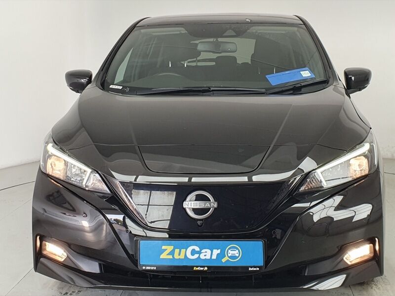 More views of Nissan Leaf