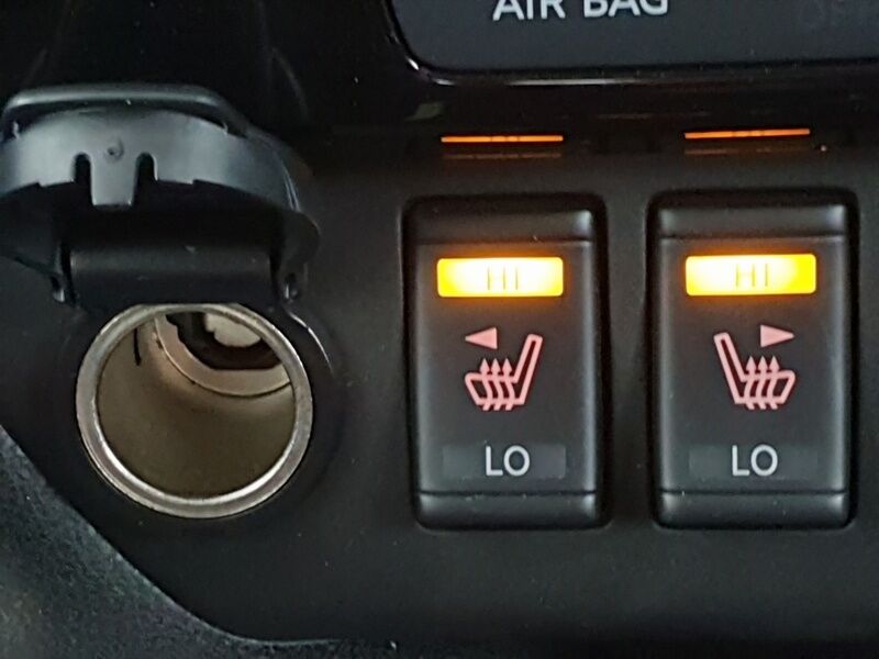 More views of Nissan Leaf