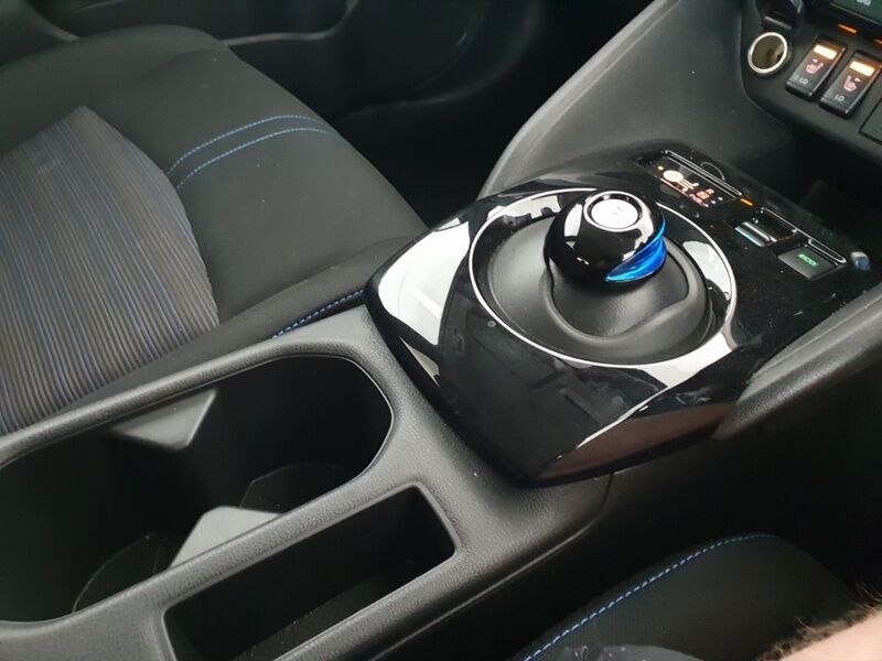 More views of Nissan Leaf