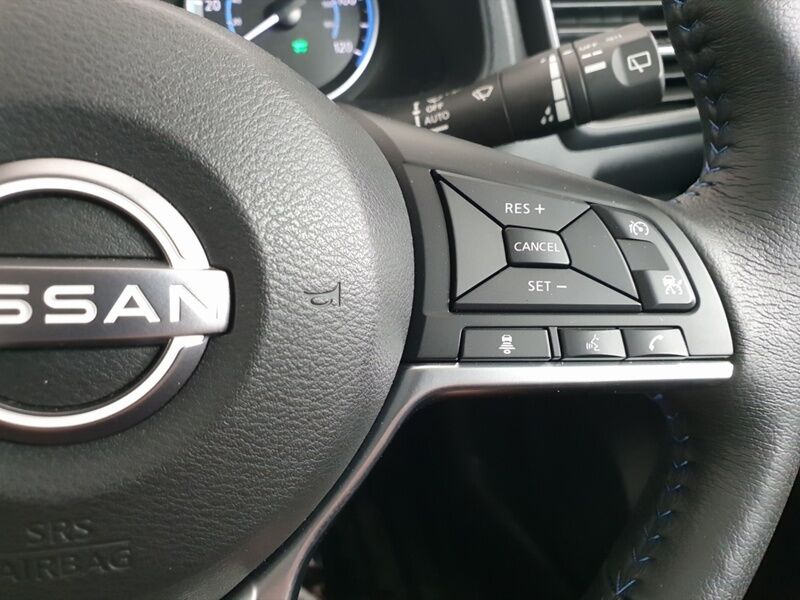 More views of Nissan Leaf
