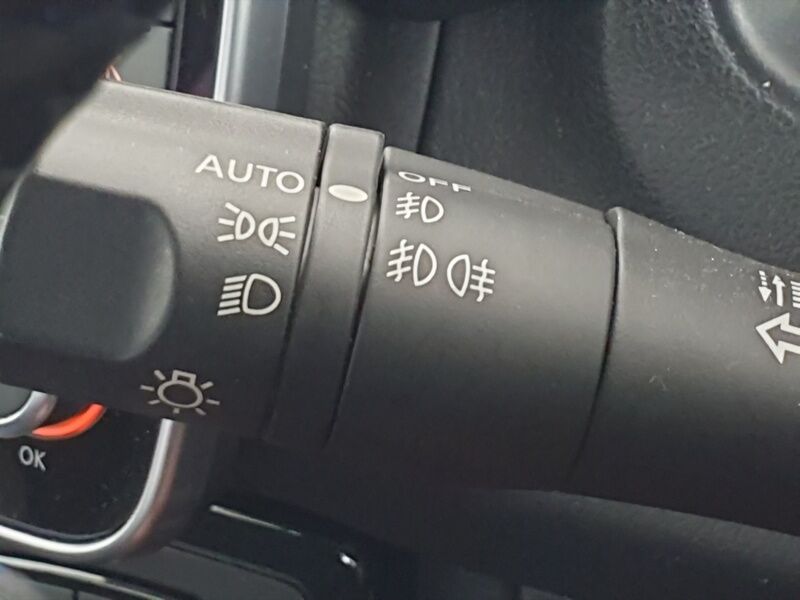 More views of Nissan Leaf