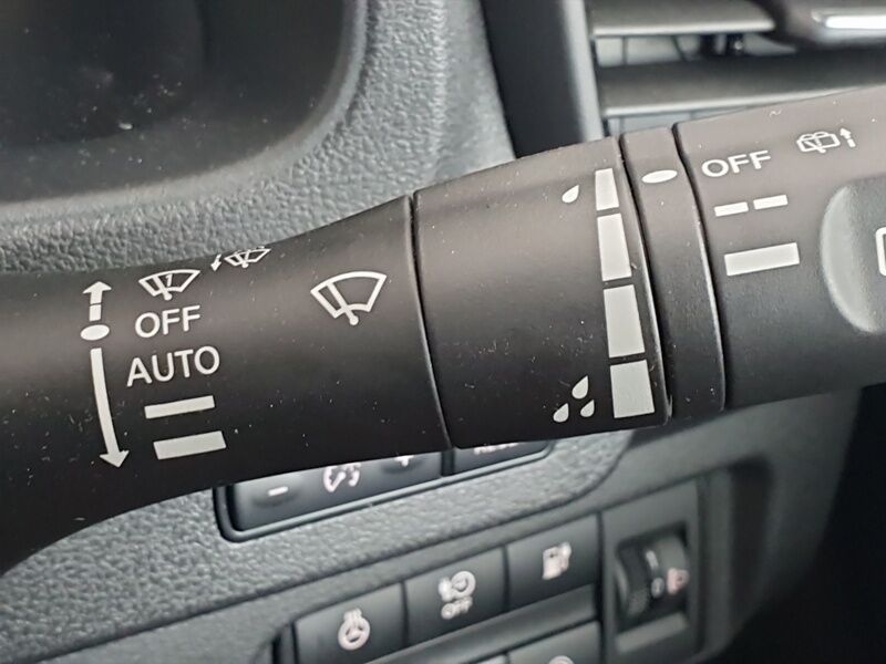 More views of Nissan Leaf