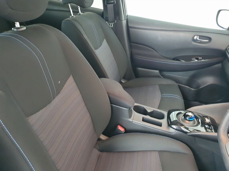 More views of Nissan Leaf