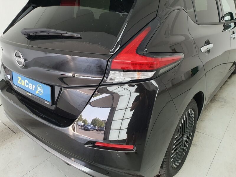 More views of Nissan Leaf