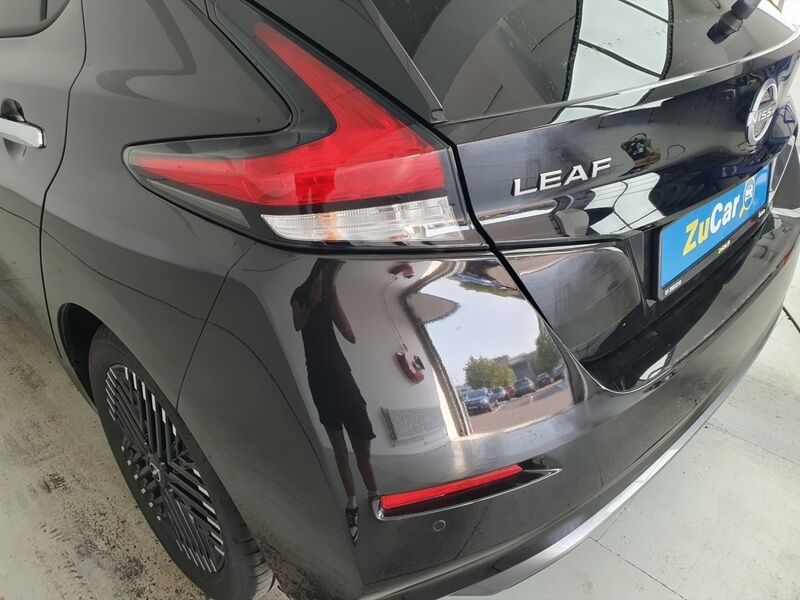 More views of Nissan Leaf