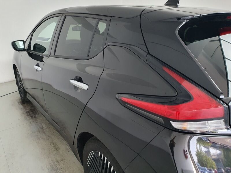 More views of Nissan Leaf