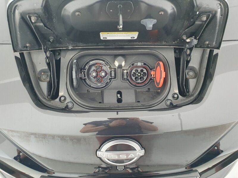 More views of Nissan Leaf