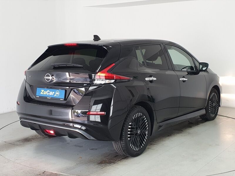 More views of Nissan Leaf