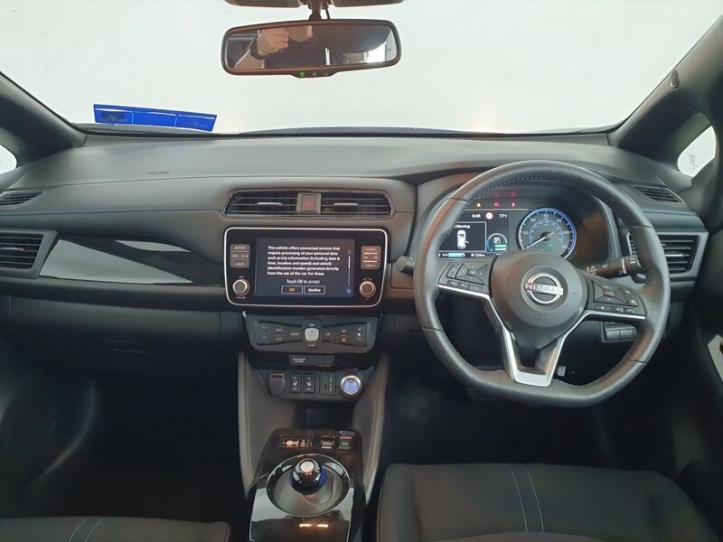 More views of Nissan Leaf