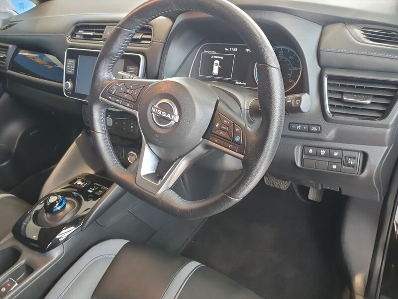 More views of Nissan Leaf