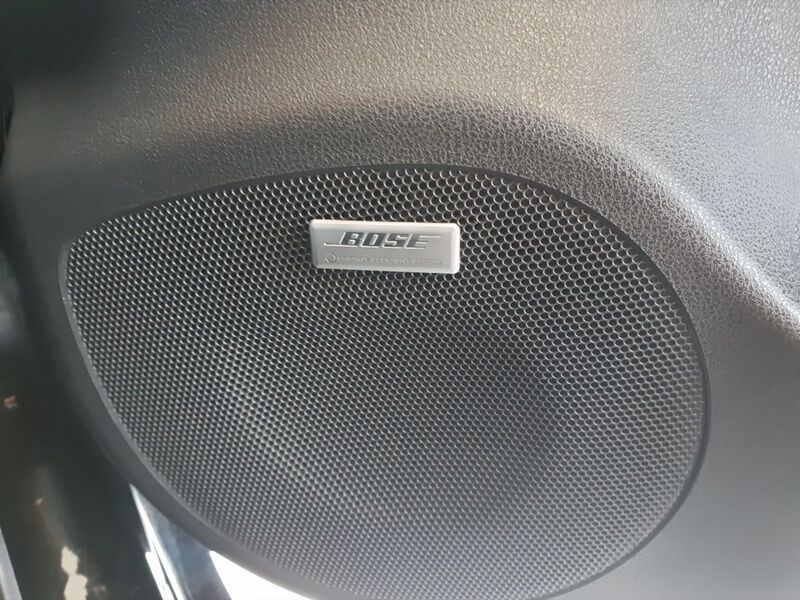 More views of Nissan Leaf