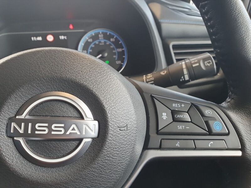 More views of Nissan Leaf