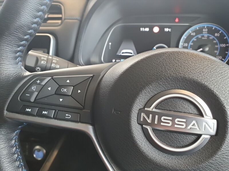 More views of Nissan Leaf