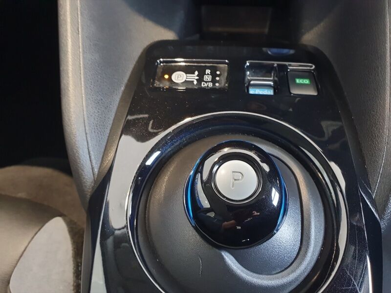 More views of Nissan Leaf