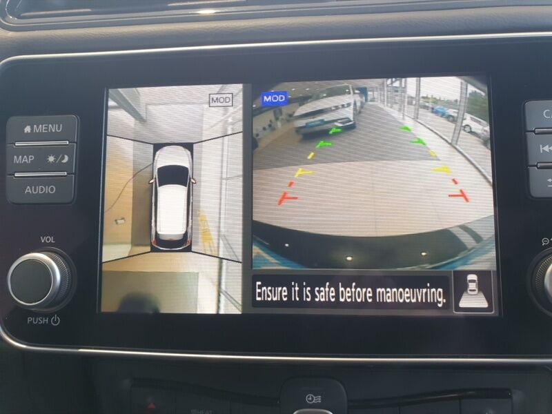 More views of Nissan Leaf