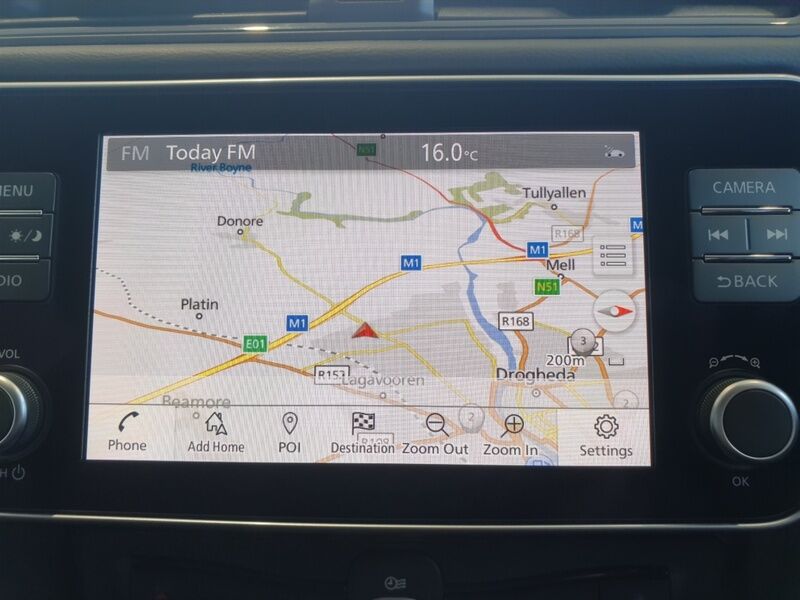 More views of Nissan Leaf