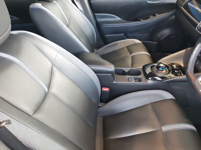 More views of Nissan Leaf