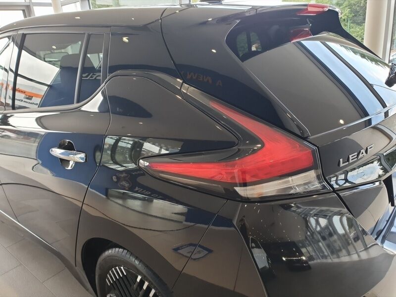 More views of Nissan Leaf