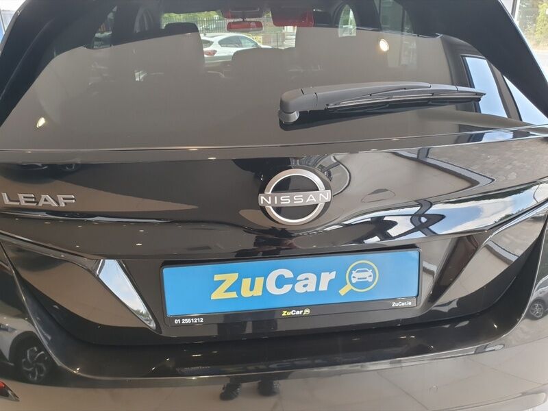 More views of Nissan Leaf